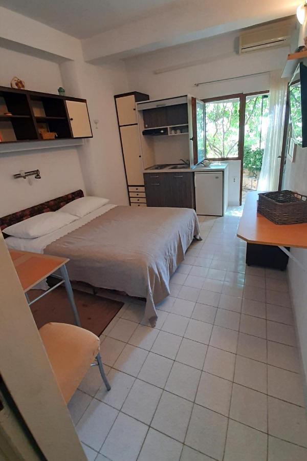 Apartments By The Sea Seget Vranjica, Trogir - 7508 Kültér fotó